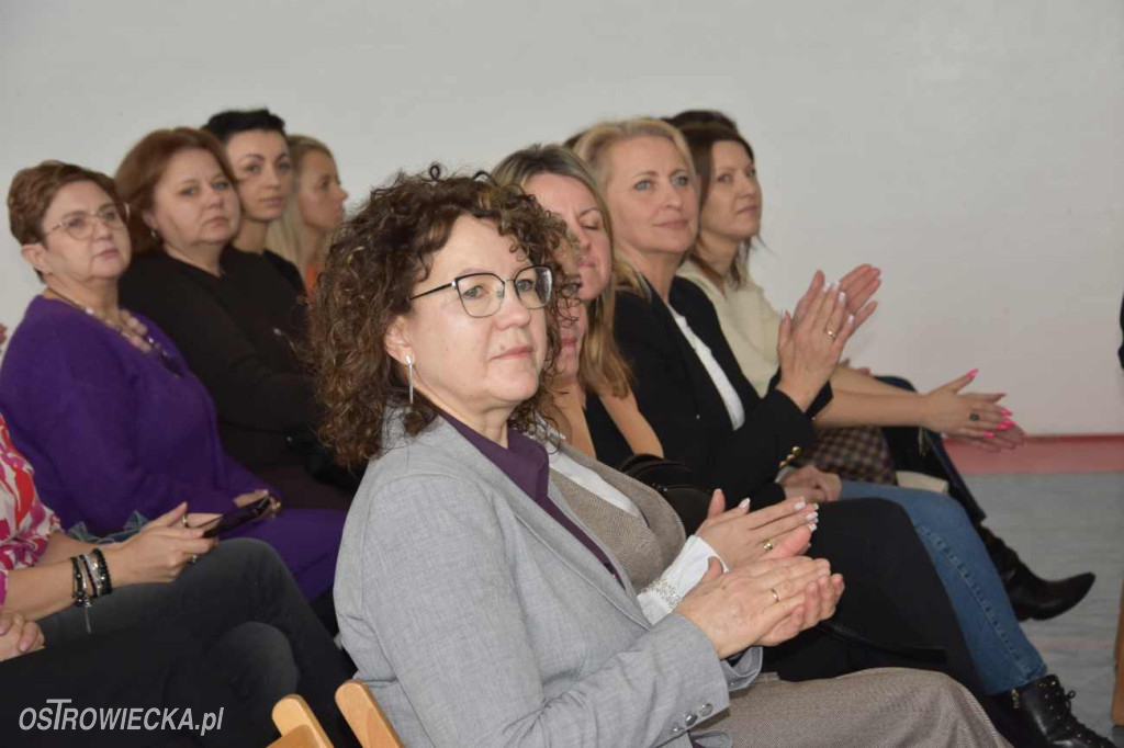 Wizyta minister Barbary Nowackiej  w Szewnie