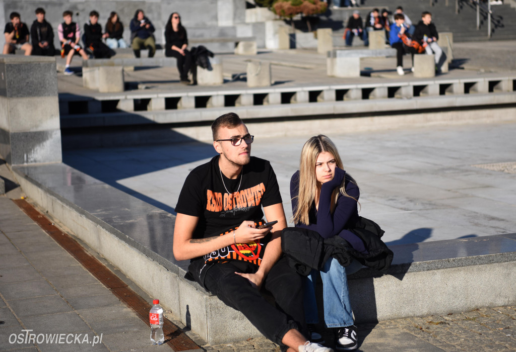 Spektakularny przemarsz kibiców KSZO