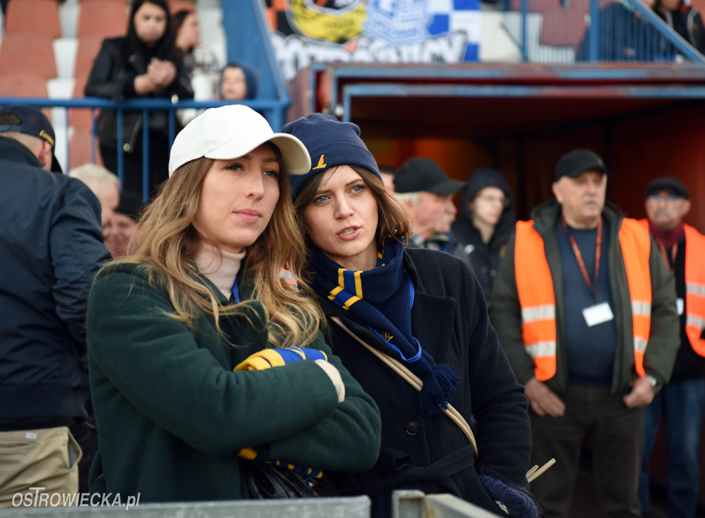 Dwa szybkie ciosy Avii