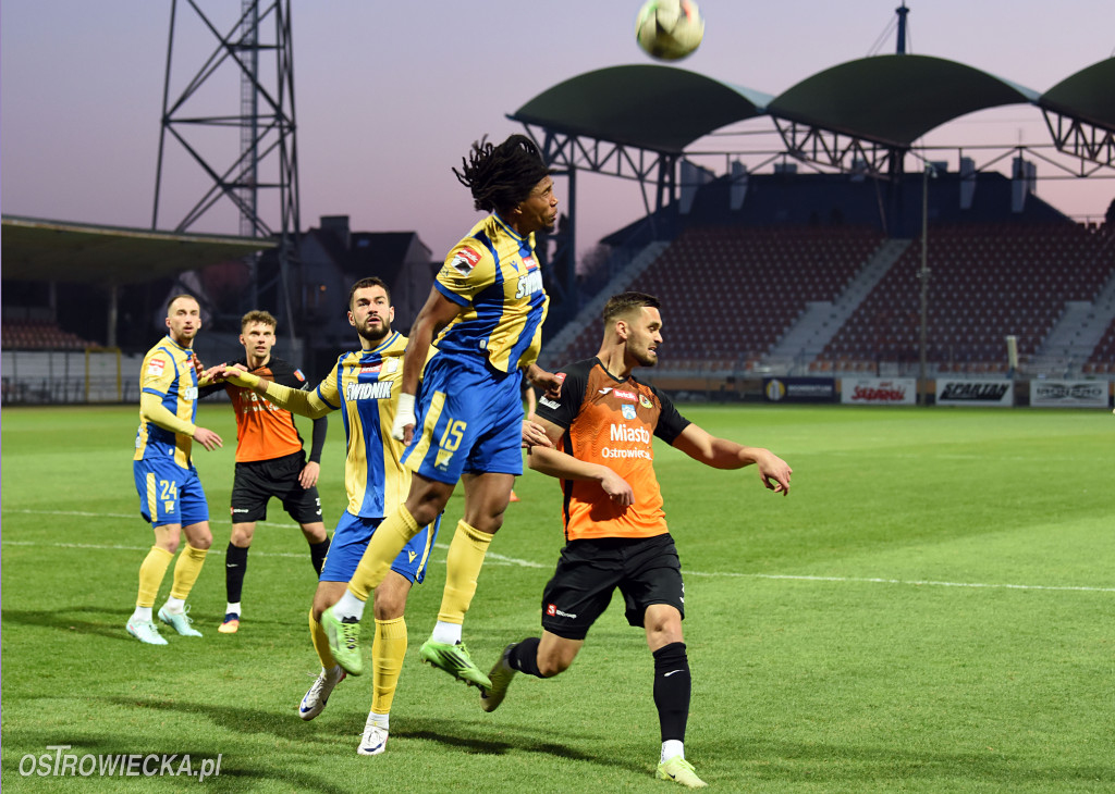 Dwa szybkie ciosy Avii