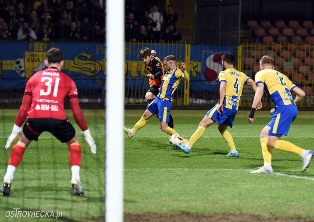 Dwa szybkie ciosy Avii