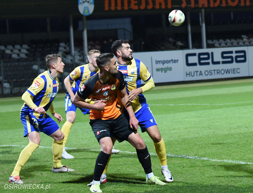 Dwa szybkie ciosy Avii