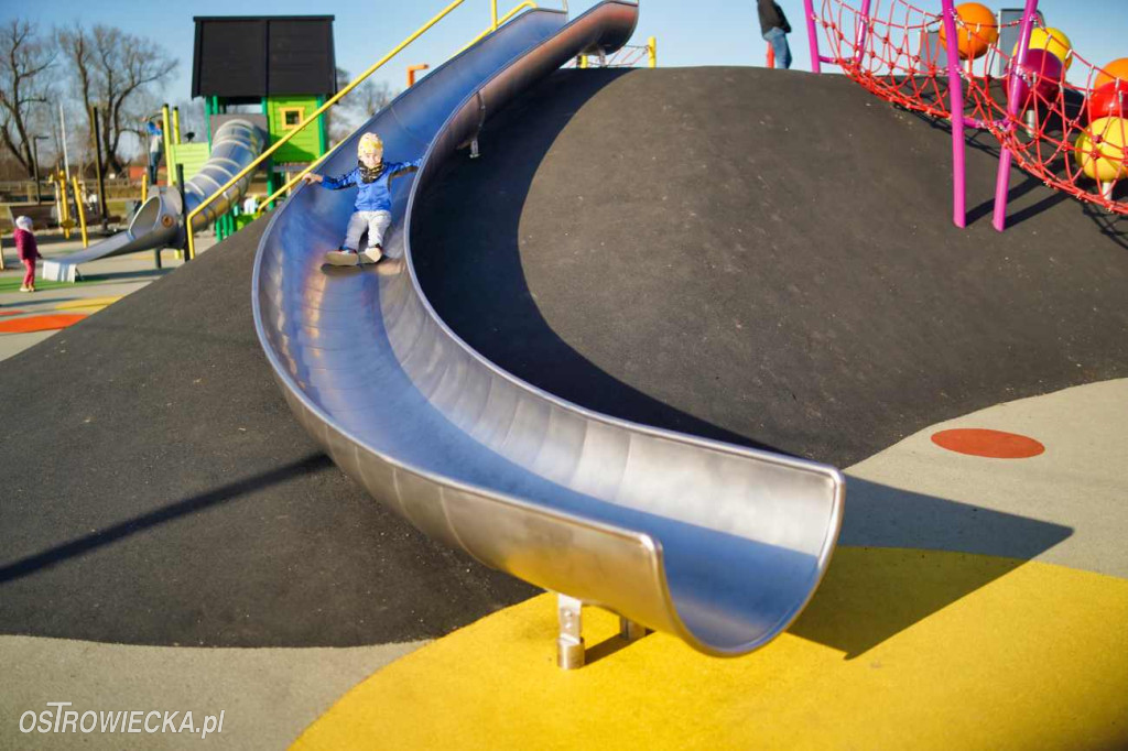Plac zabaw na waśniowskich błoniach