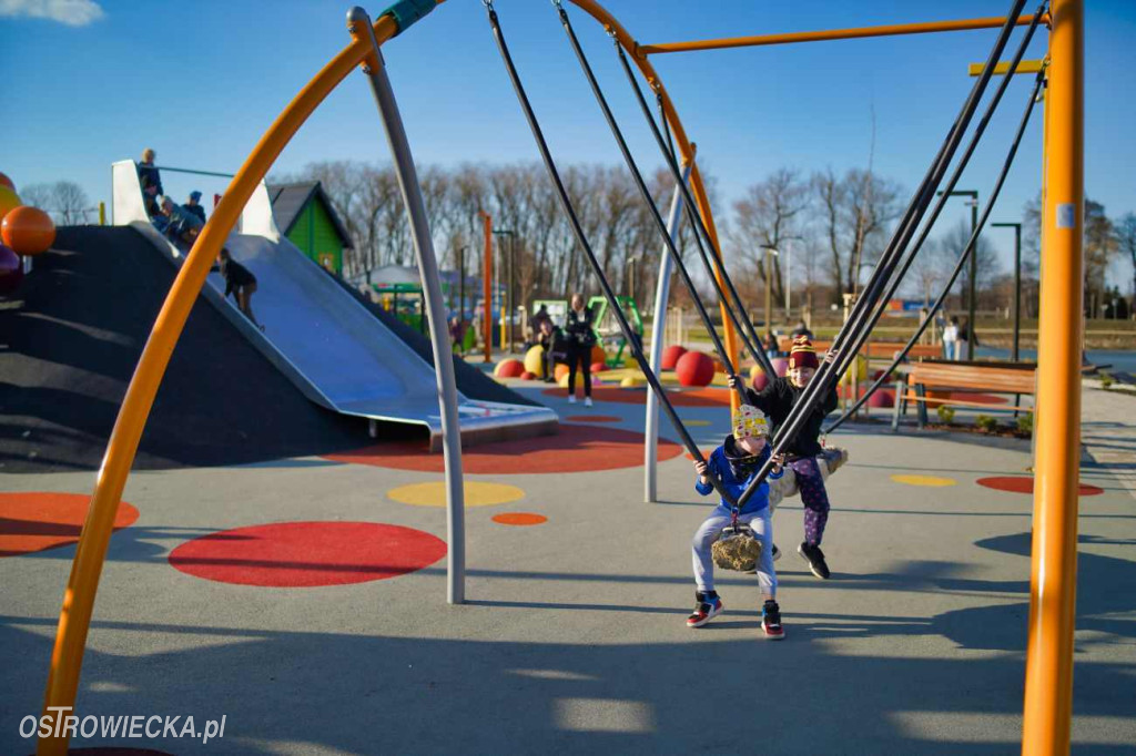 Plac zabaw na waśniowskich błoniach