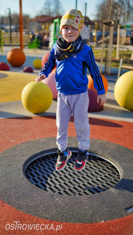 Plac zabaw na waśniowskich błoniach