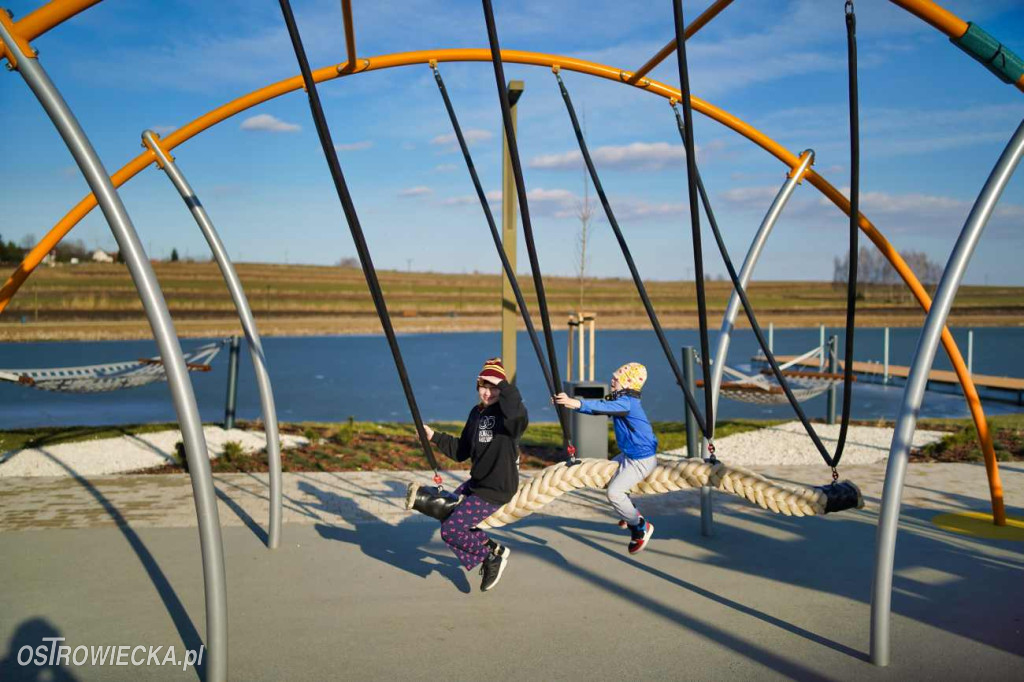 Plac zabaw na waśniowskich błoniach
