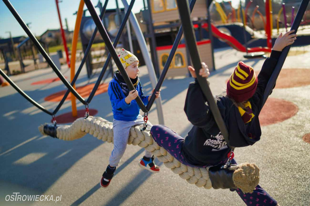 Plac zabaw na waśniowskich błoniach