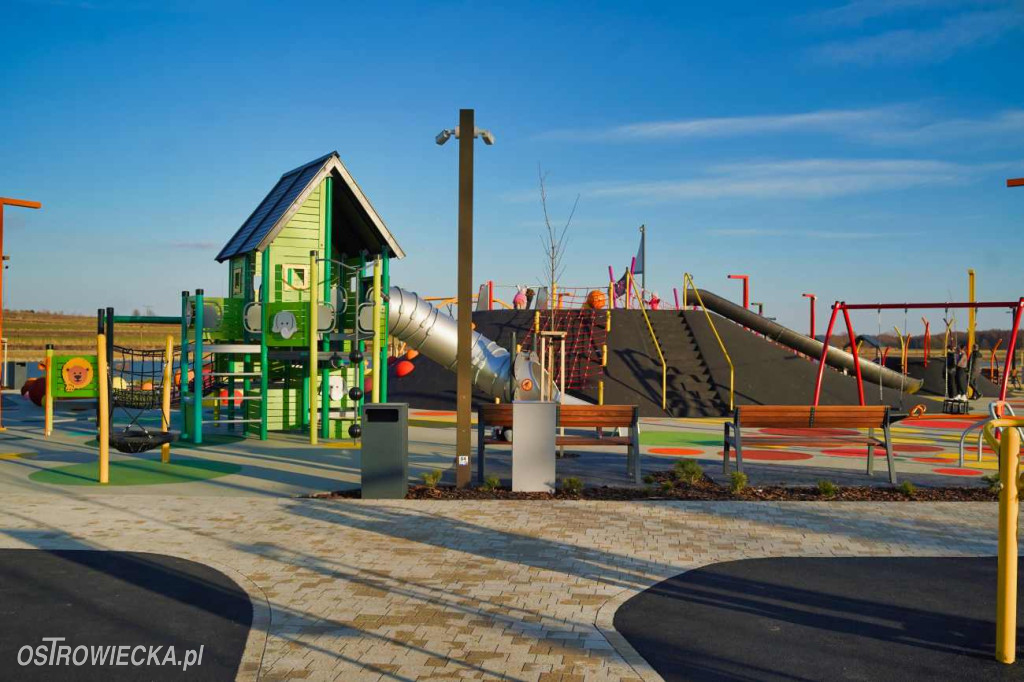 Plac zabaw na waśniowskich błoniach
