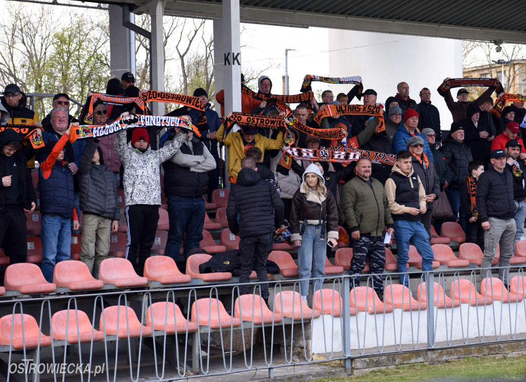 Bolesny remis w Ostrowcu