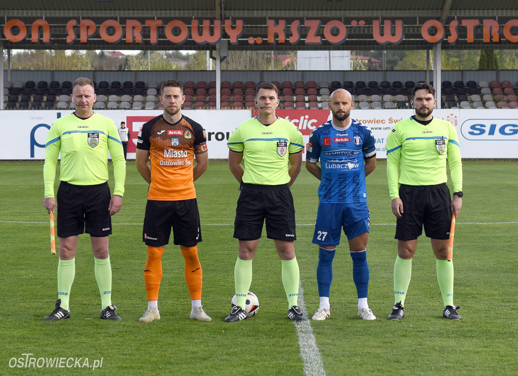 Bolesny remis w Ostrowcu