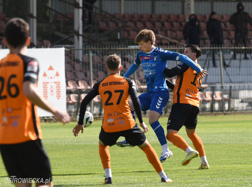 Bolesny remis w Ostrowcu