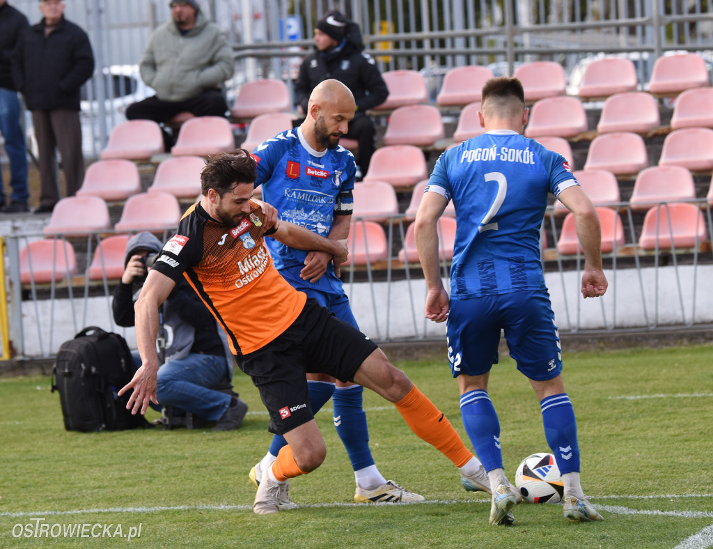 Bolesny remis w Ostrowcu