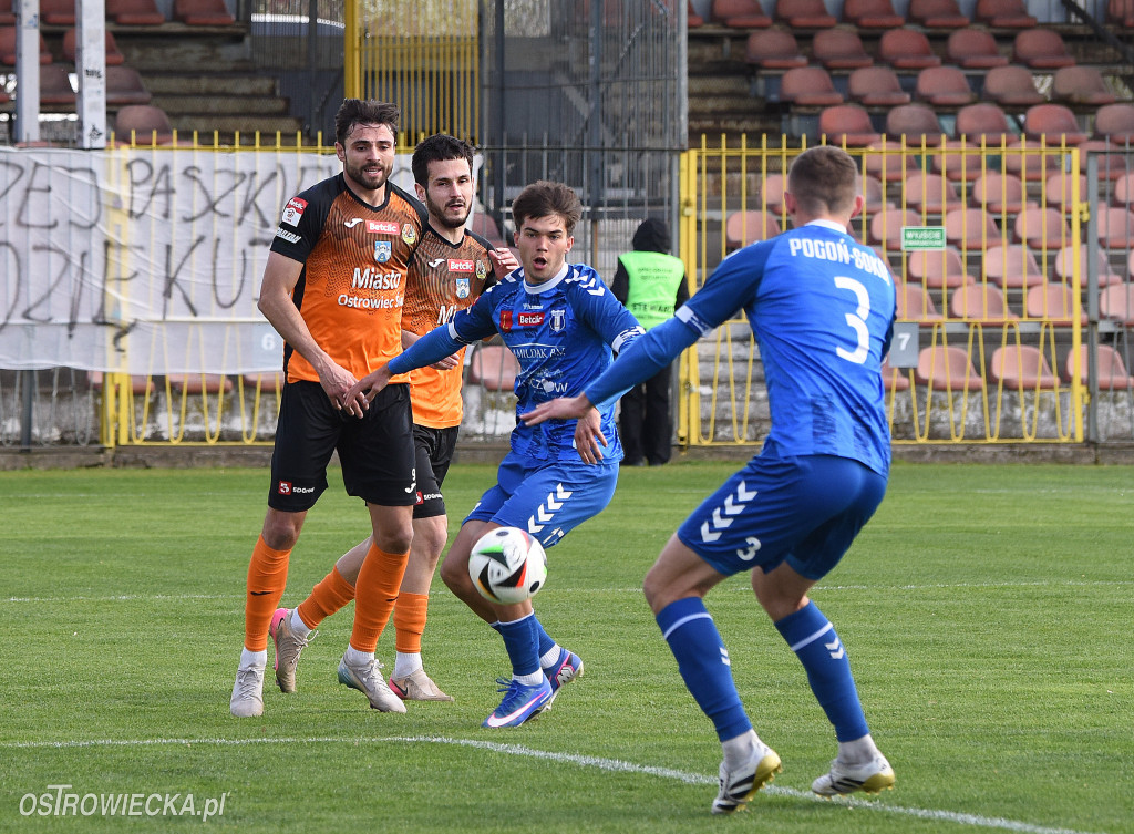 Bolesny remis w Ostrowcu