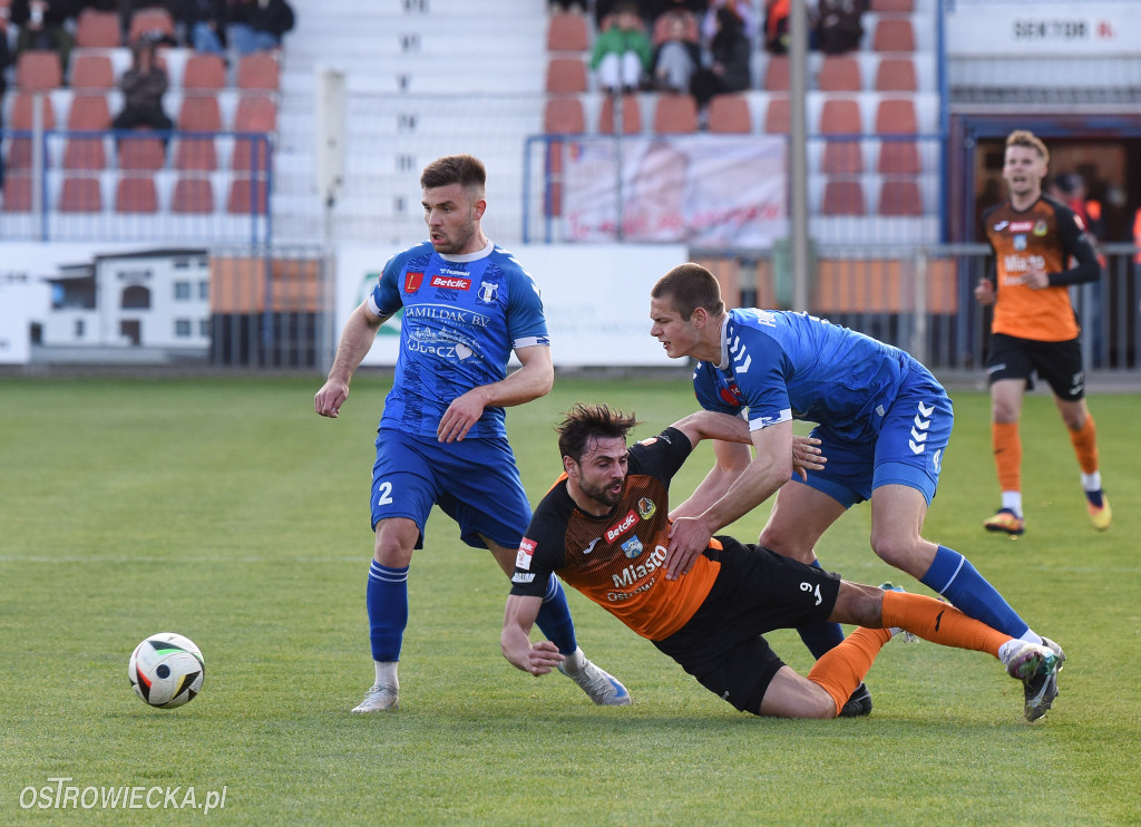 Bolesny remis w Ostrowcu