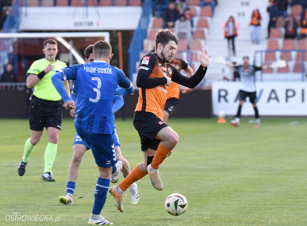 Bolesny remis w Ostrowcu