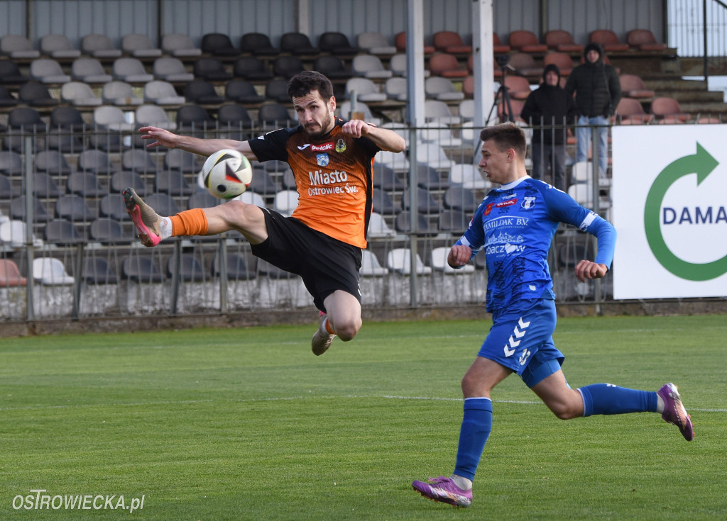 Bolesny remis w Ostrowcu