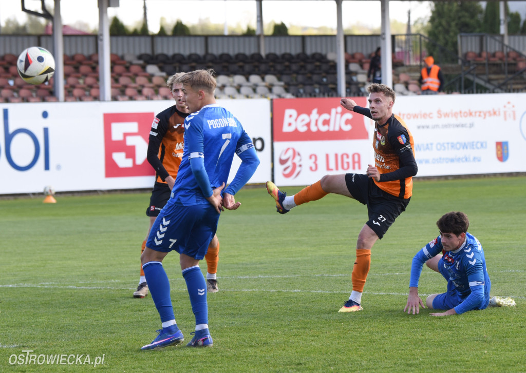 Bolesny remis w Ostrowcu