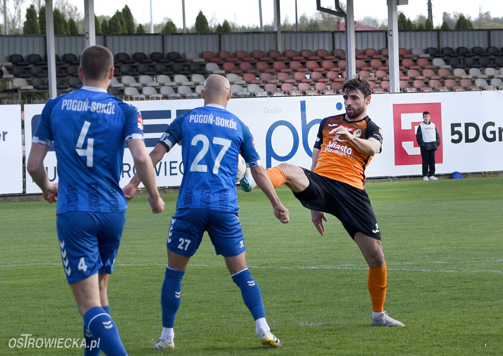 Bolesny remis w Ostrowcu