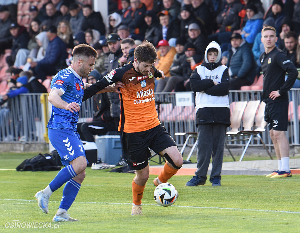 Bolesny remis w Ostrowcu