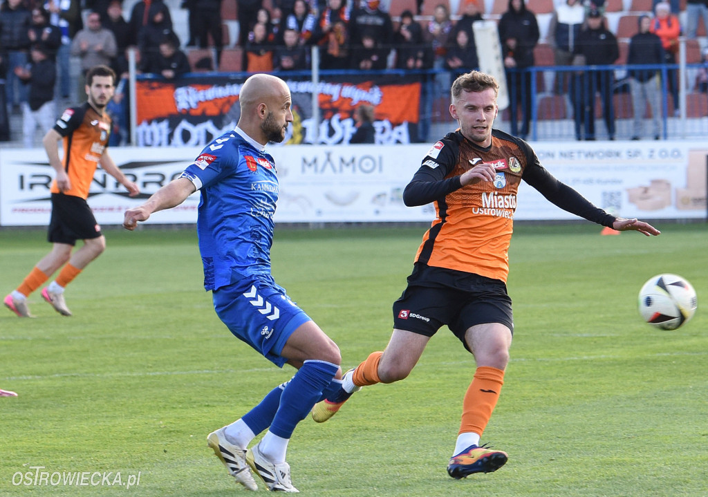 Bolesny remis w Ostrowcu