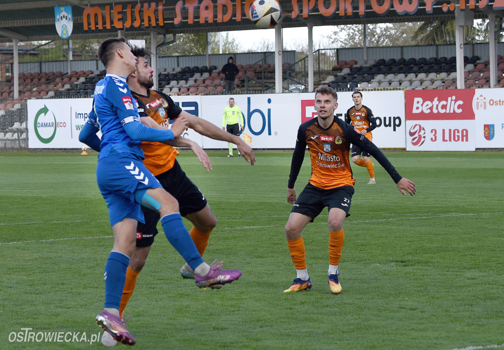 Bolesny remis w Ostrowcu