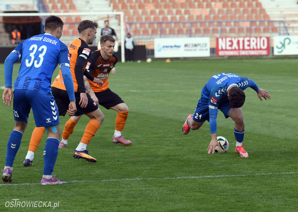 Bolesny remis w Ostrowcu