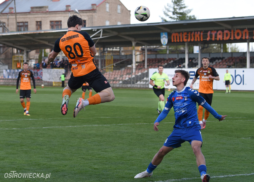 Bolesny remis w Ostrowcu