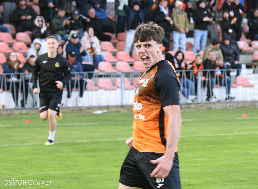 Bolesny remis w Ostrowcu