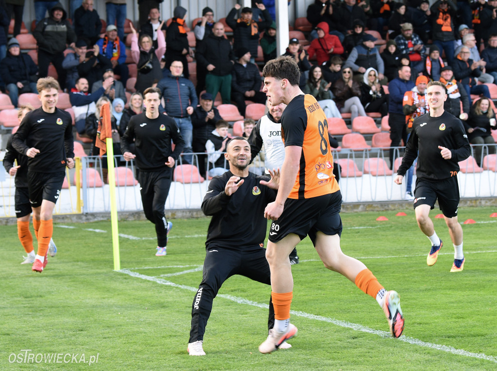 Bolesny remis w Ostrowcu