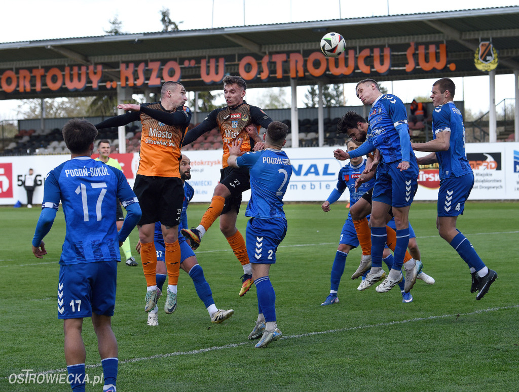 Bolesny remis w Ostrowcu