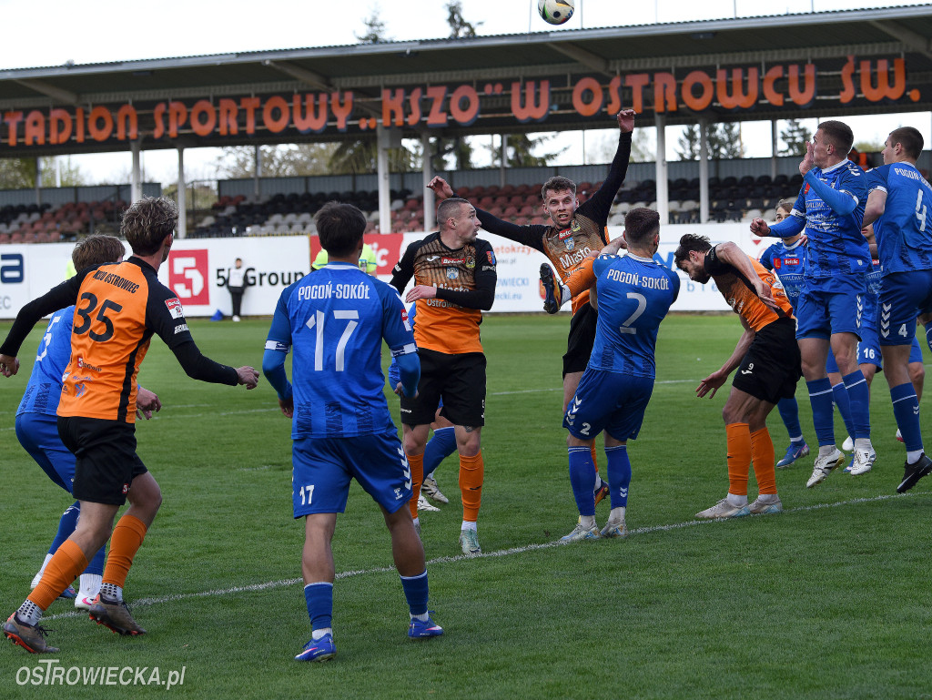 Bolesny remis w Ostrowcu