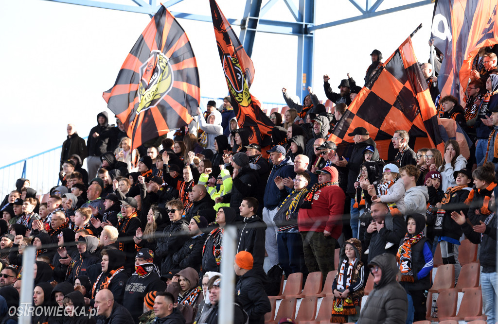 Bolesny remis w Ostrowcu