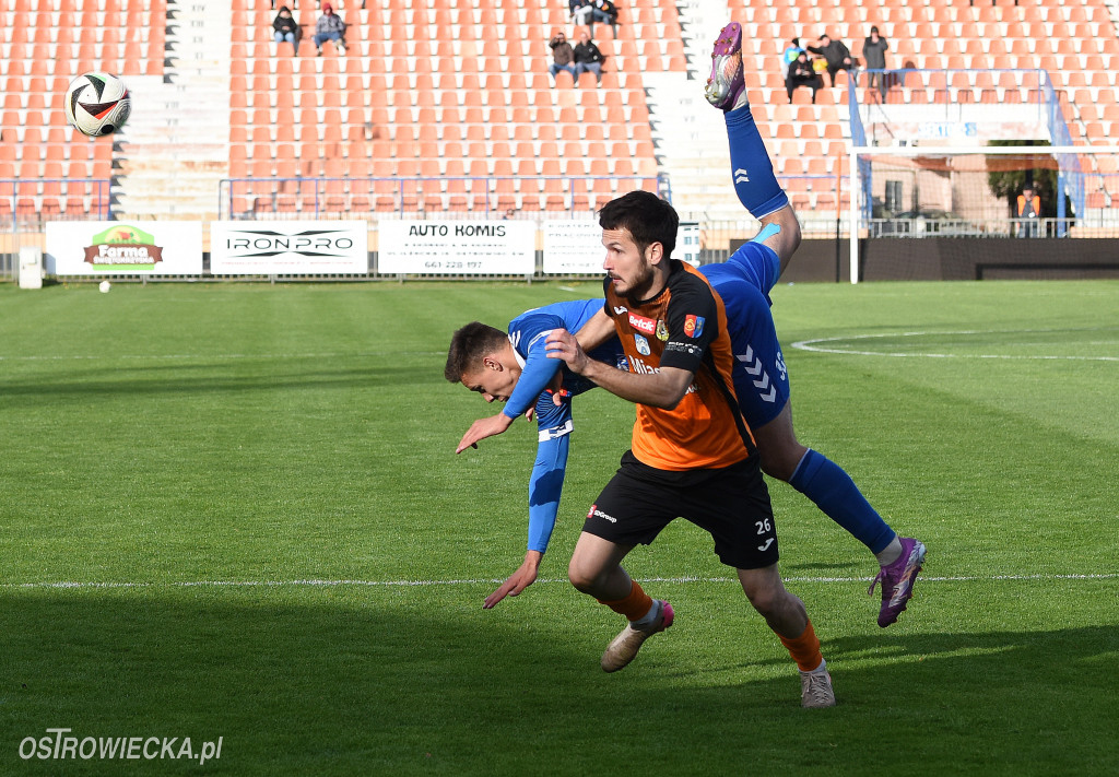 Bolesny remis w Ostrowcu