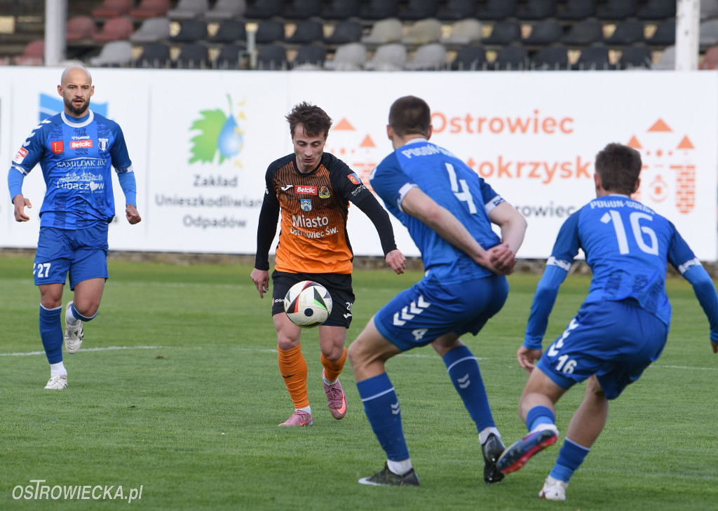 Bolesny remis w Ostrowcu