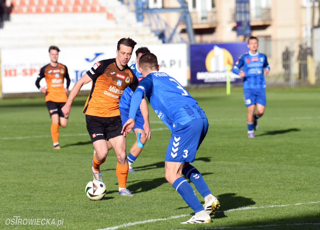 Bolesny remis w Ostrowcu