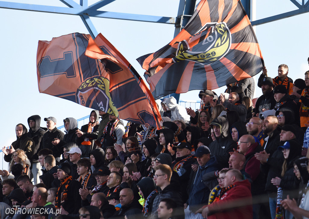 Bolesny remis w Ostrowcu