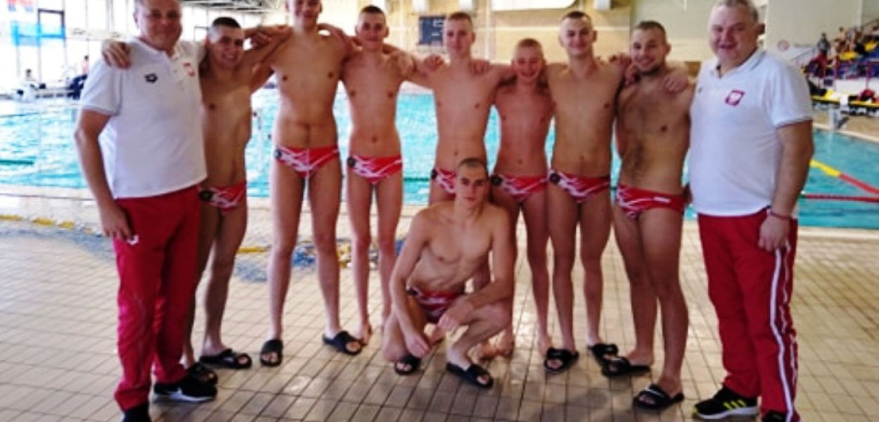 Ostrowieccy waterpoliści wracają z Serbii samolotem do Berlina i z Niemiec autokar