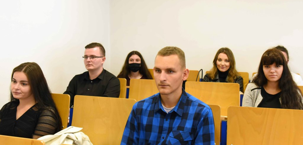 Studenci wrócili. Wyższa Szkoła Biznesu i Przedsiębiorczości blisko ćwierćwiecza d