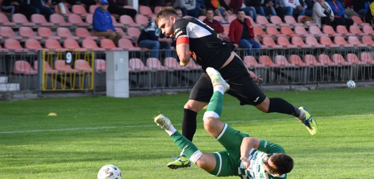 III liga piłkarska. Grupa IV. *KP KSZO 1929 Ostrowiec Świętokrzyski - Wisłoka Dębi