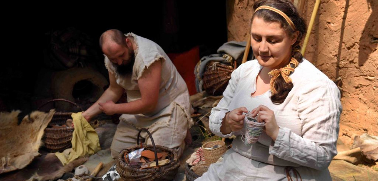 Rezerwat Krzemionki. "Krzemień i Żelazo". Pokazy życia codziennego w pradziejach