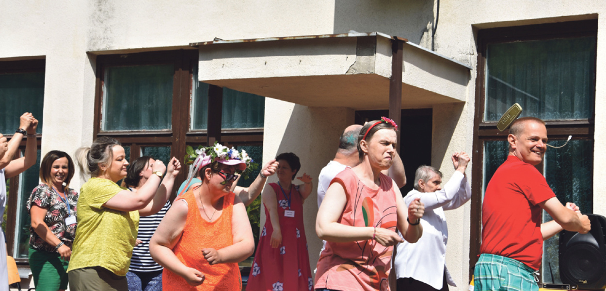 Słoneczne Podwórko z Warsztatami Terapii Zajęciowej