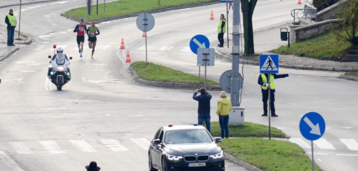 Uwaga, biegamy! Ostrowieckie Biegi Niepodległości i utrudnienia w ruchu