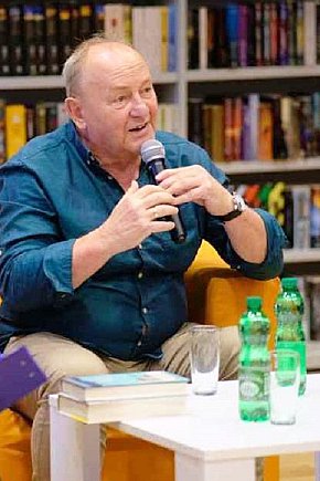 Janusz Leon Wiśniewski w Miejskiej Bibliotece Publicznej-5647