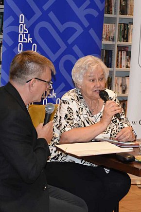 Promocja tomiku poezji Mirosławy Dudy-6474