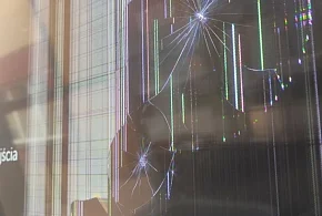 Trafił butelką po piwie w telewizor-158343