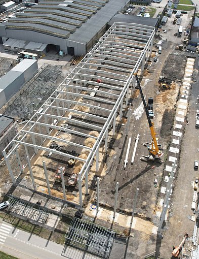 Climatic buduje koszary modułowe  i halę produkcyjną w Ostrowcu-159447