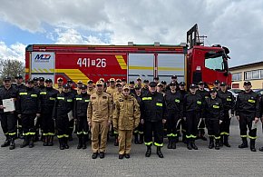 Ukończyli podstawowe szkolenie strażackie
