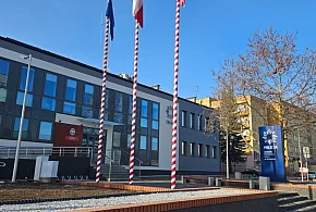 Motocyklista potrącony na rondzie