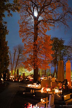 Cmentarz przy ul. Denkowskiej wieczorem-6602