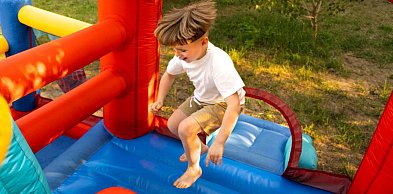 Tani dmuchaniec z importu? Sprawdź, jak dopełnić formalności, by urządzenie mogło